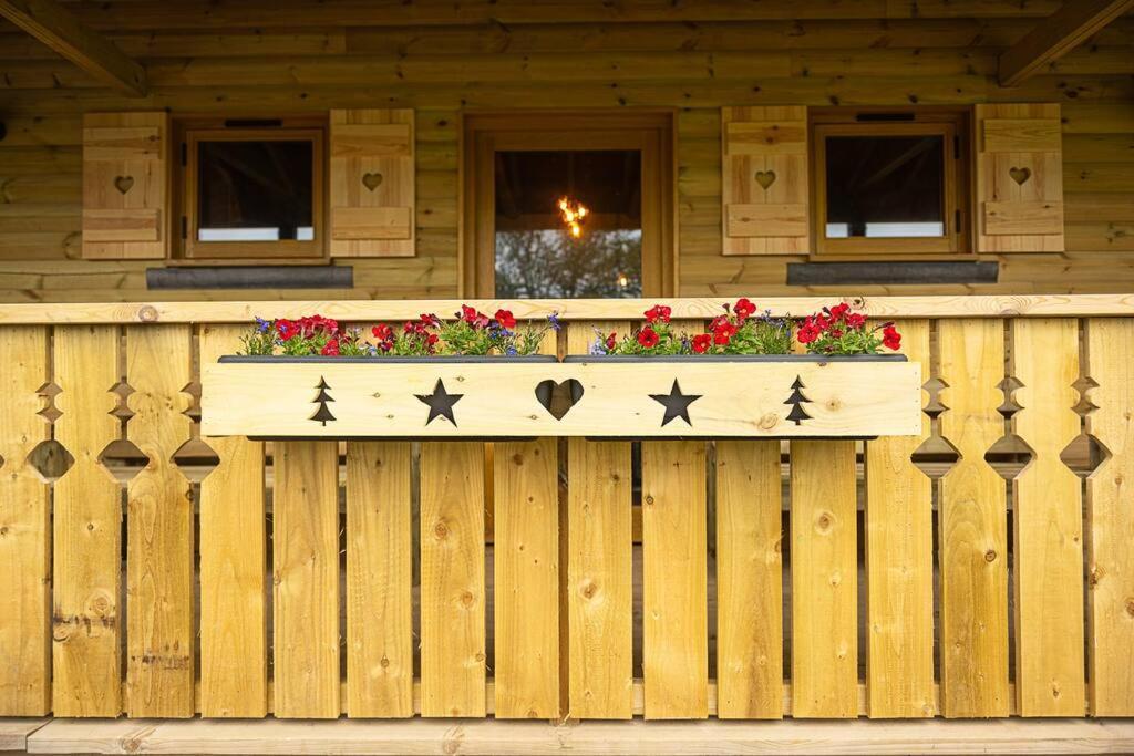 Luxury Log Cabin With A Hot Tub Stone  Bagian luar foto
