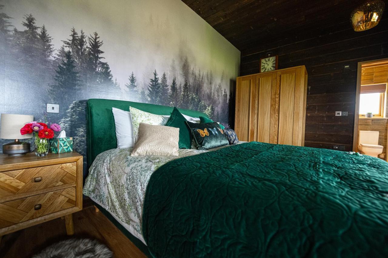 Luxury Log Cabin With A Hot Tub Stone  Bagian luar foto