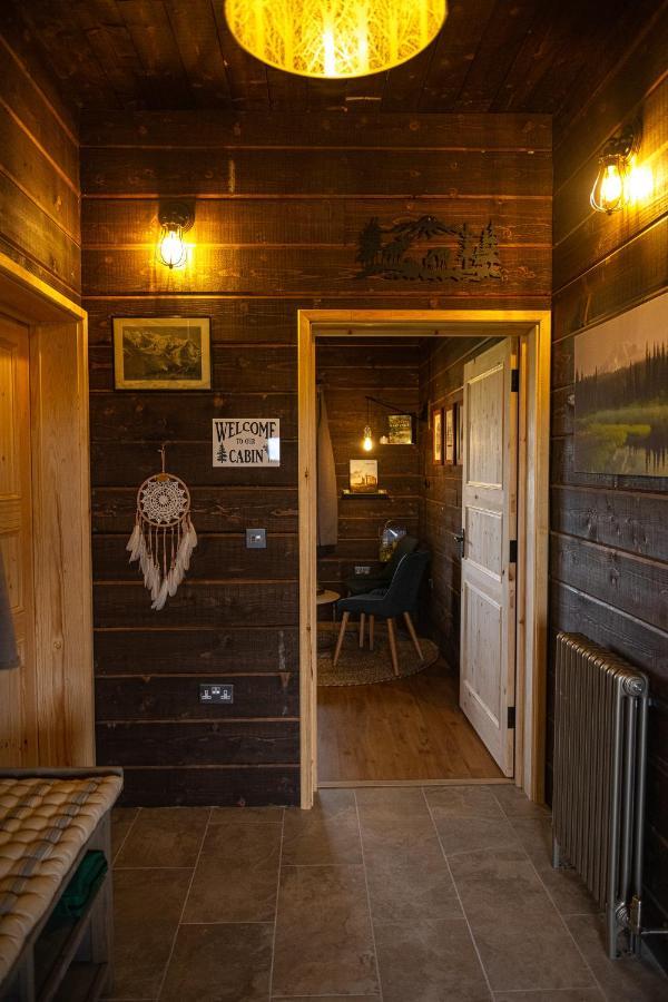 Luxury Log Cabin With A Hot Tub Stone  Bagian luar foto
