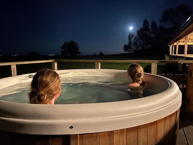 Luxury Log Cabin With A Hot Tub Stone  Bagian luar foto